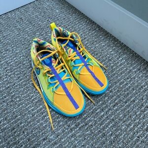 Nike Kids basketball Sneakers in Yellow and Blue